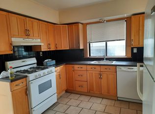 230 Union Ave, Lynbrook, NY 11563