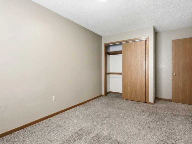 Campus View Apartments — Photo 13