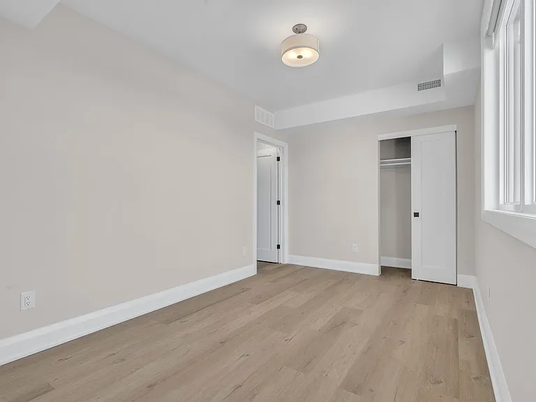 58 Florence St — Photo 65