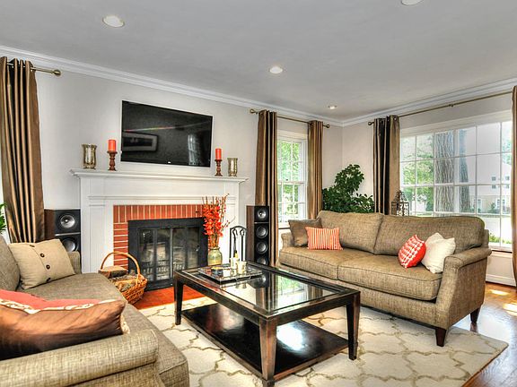 4th image of 2544 N 84th St