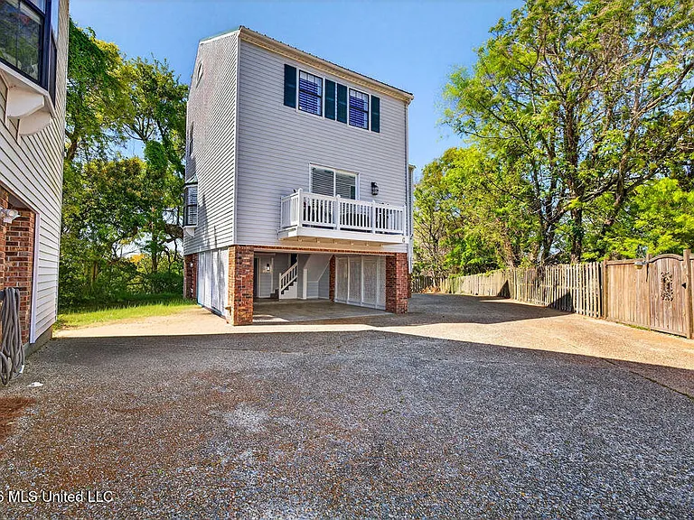 255 E Scenic Dr #G — Photo 2