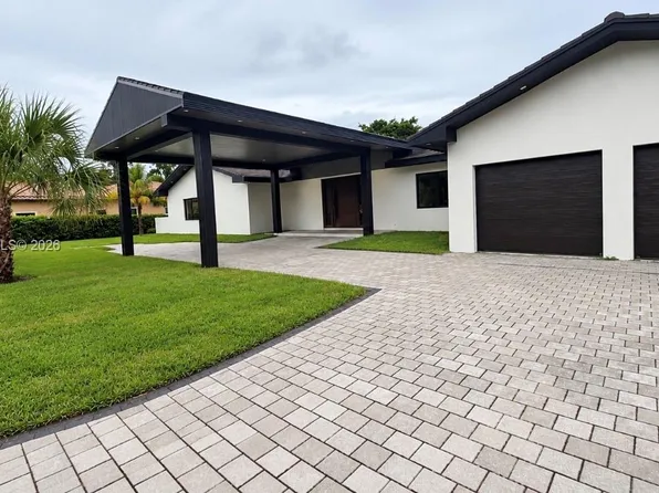 9505 SW 67th Ave, Pinecrest, FL 33156
