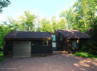 110 Crocketts Cres, Pocono Pines, PA