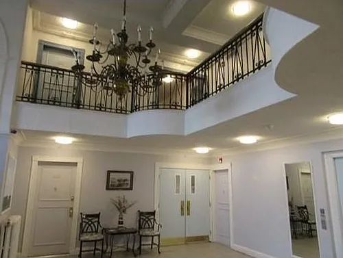 285 Lynn Shore Dr #408 Photo 1