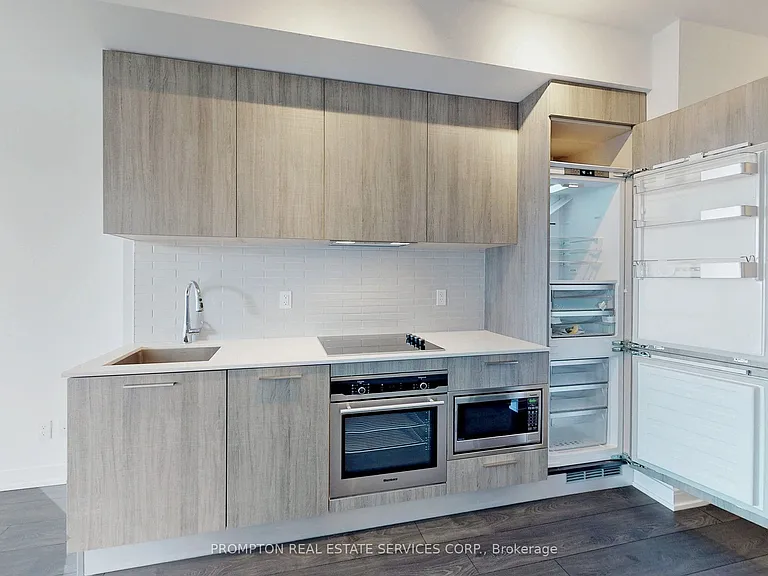 3 Gloucester St #1010 — Photo 7