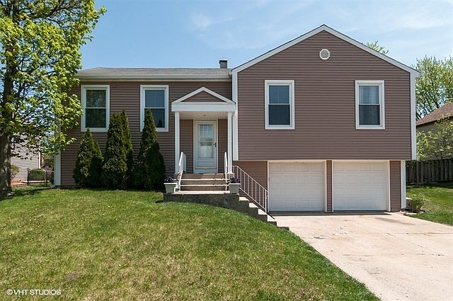 1st image of 181 Larchmont Ln