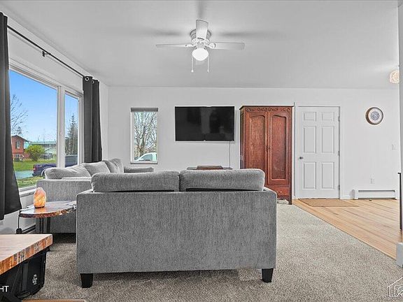 4th image of 1036 S Ronda Way