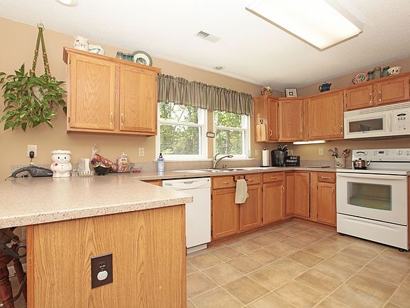 5th image of 8917 Steinbeck Ct