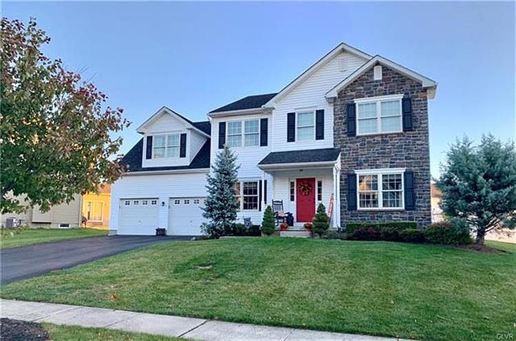 1st image of 16 Mill Brook Ct