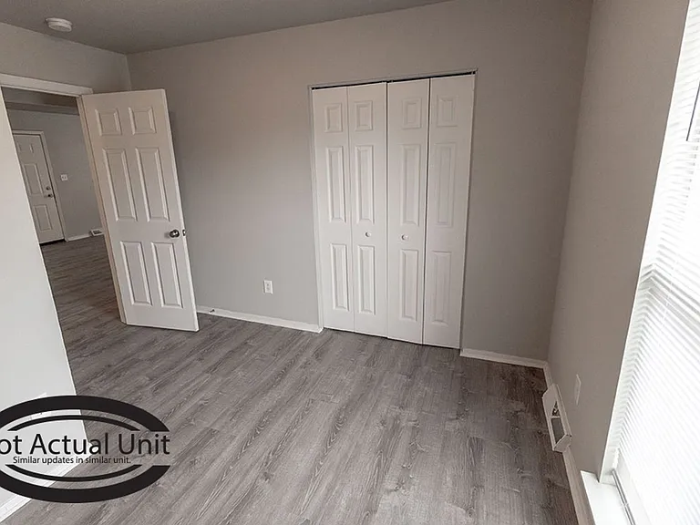 211 Wheaton Ct — Photo 13