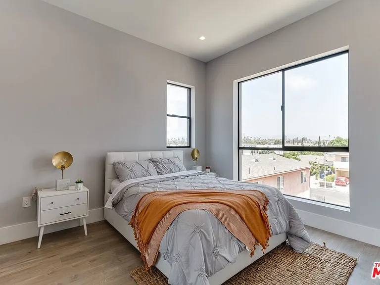 4830 1/2 W Pickford St — Photo 34