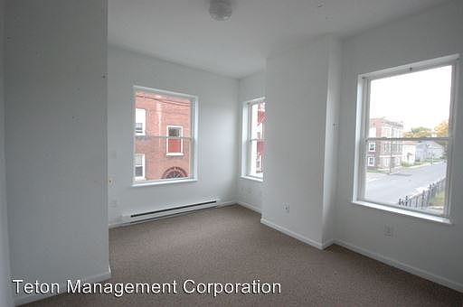 2nd image of 646 North St APT 4