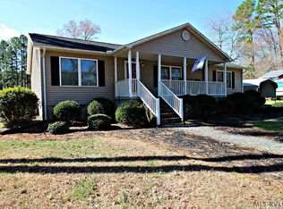 136 Hemlock Dr, Bracey, VA 23919