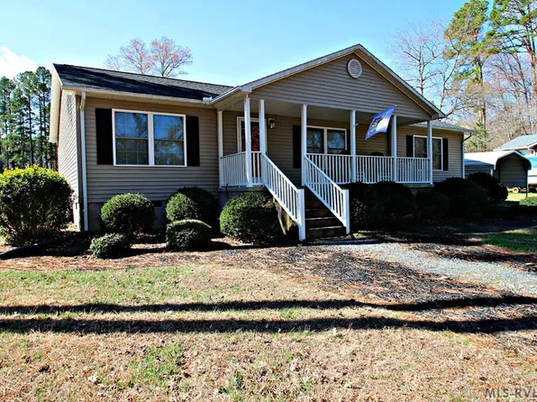 136 Hemlock Dr, Bracey, VA 23919