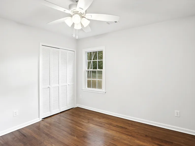 627 Scott Cir — Photo 18