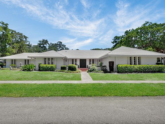 2nd image of 800 SW 17th Street
