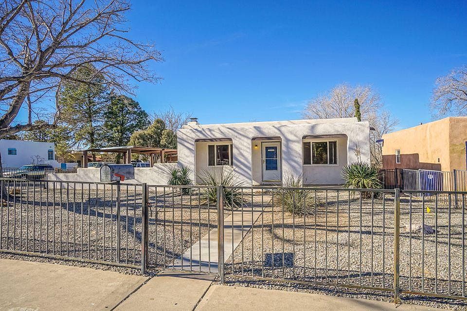 2nd image of 813 Vassar Dr SE