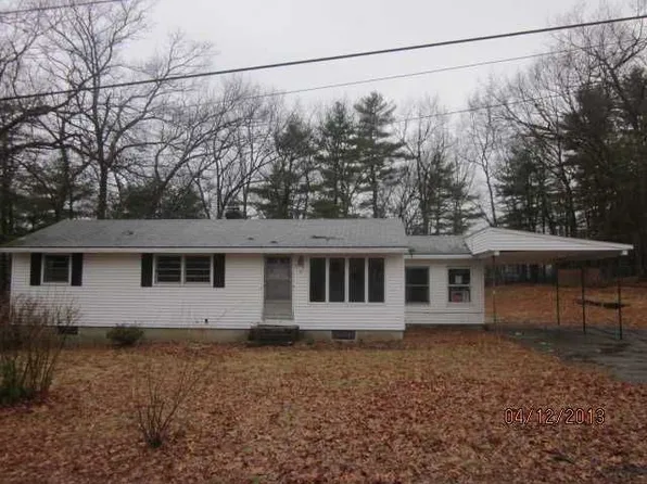 7 Laurel Ave, Plaistow, NH 03865