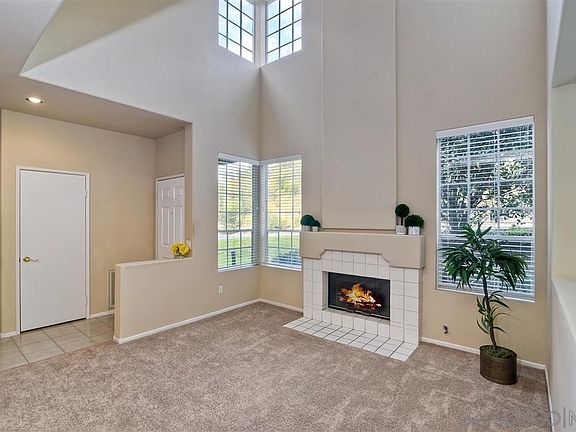 When you walk in the front door the vaulted ceiling says "BIG!"