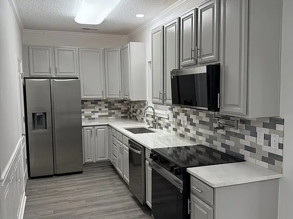 211 Congaree River Dr, Summerville, SC 29485