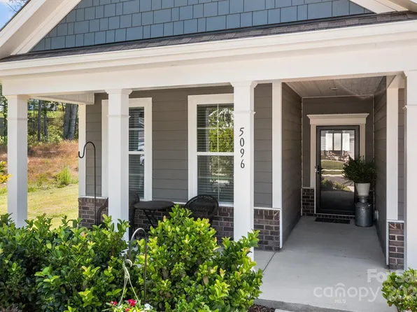 5096 Antebellum Dr, Iron Station, NC 28080