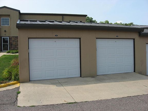 5th image of 3 27th St Unit 215