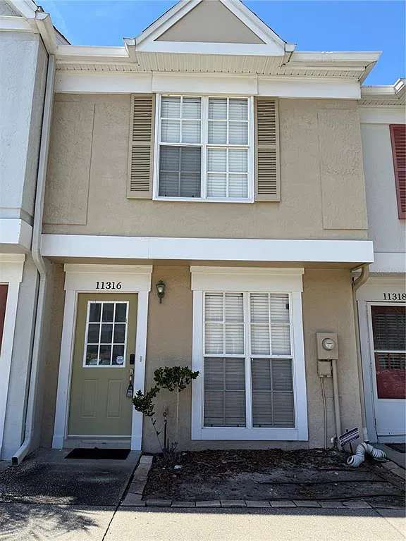 2 bed, 2.5 bath, 1170 sqft, $1,695 — Photo 2