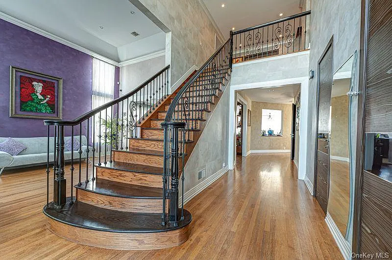 6 bed, 5.5 bath, 4165 sqft, $9,900 — Photo 4