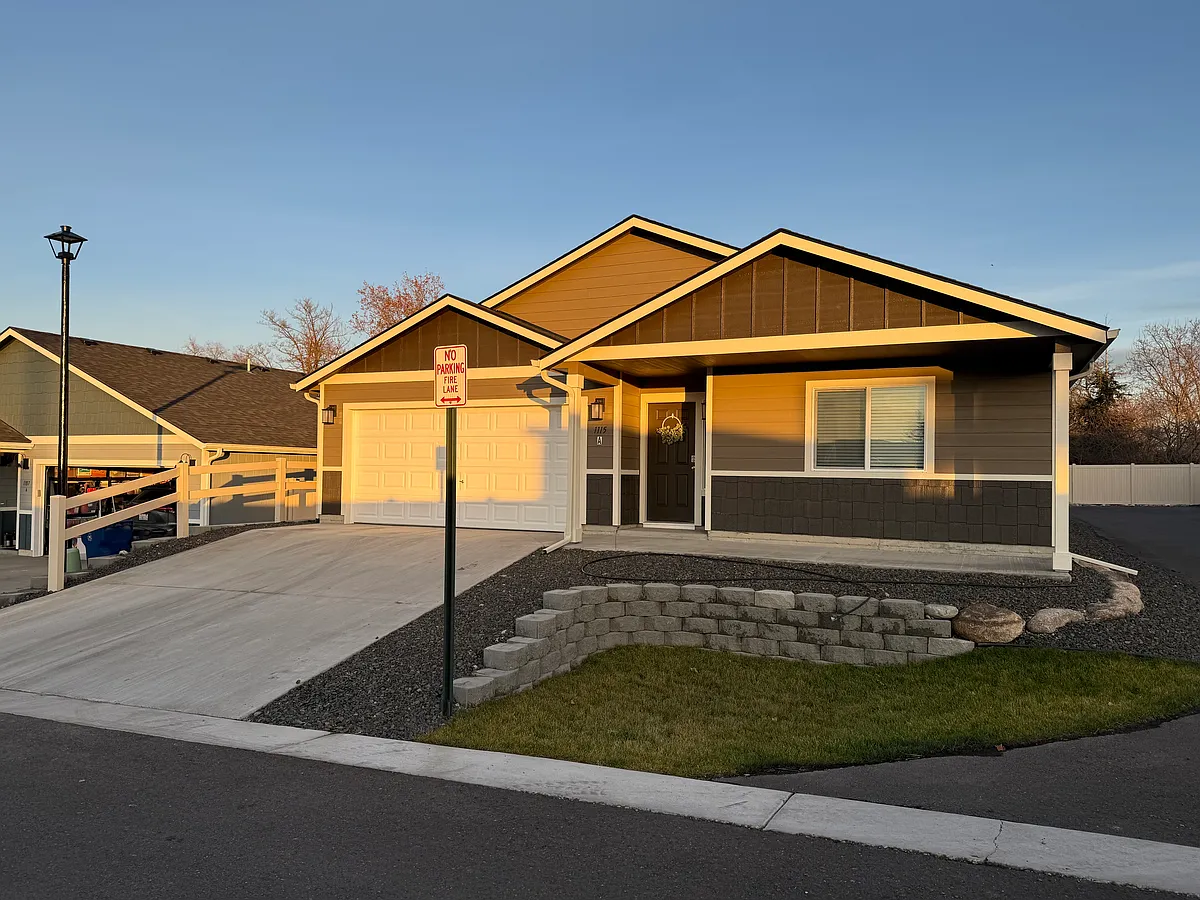 Front of House - 1115 S Rees Ln #A