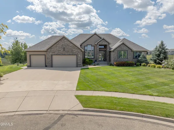 2507 Powder Ridge Cir, Bismarck, ND 58503