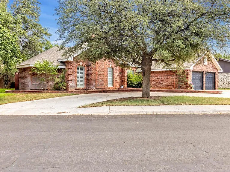 6515 Amber Dr — Photo 1