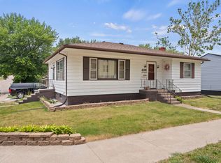 409 W 5th St, Muscatine, IA 52761