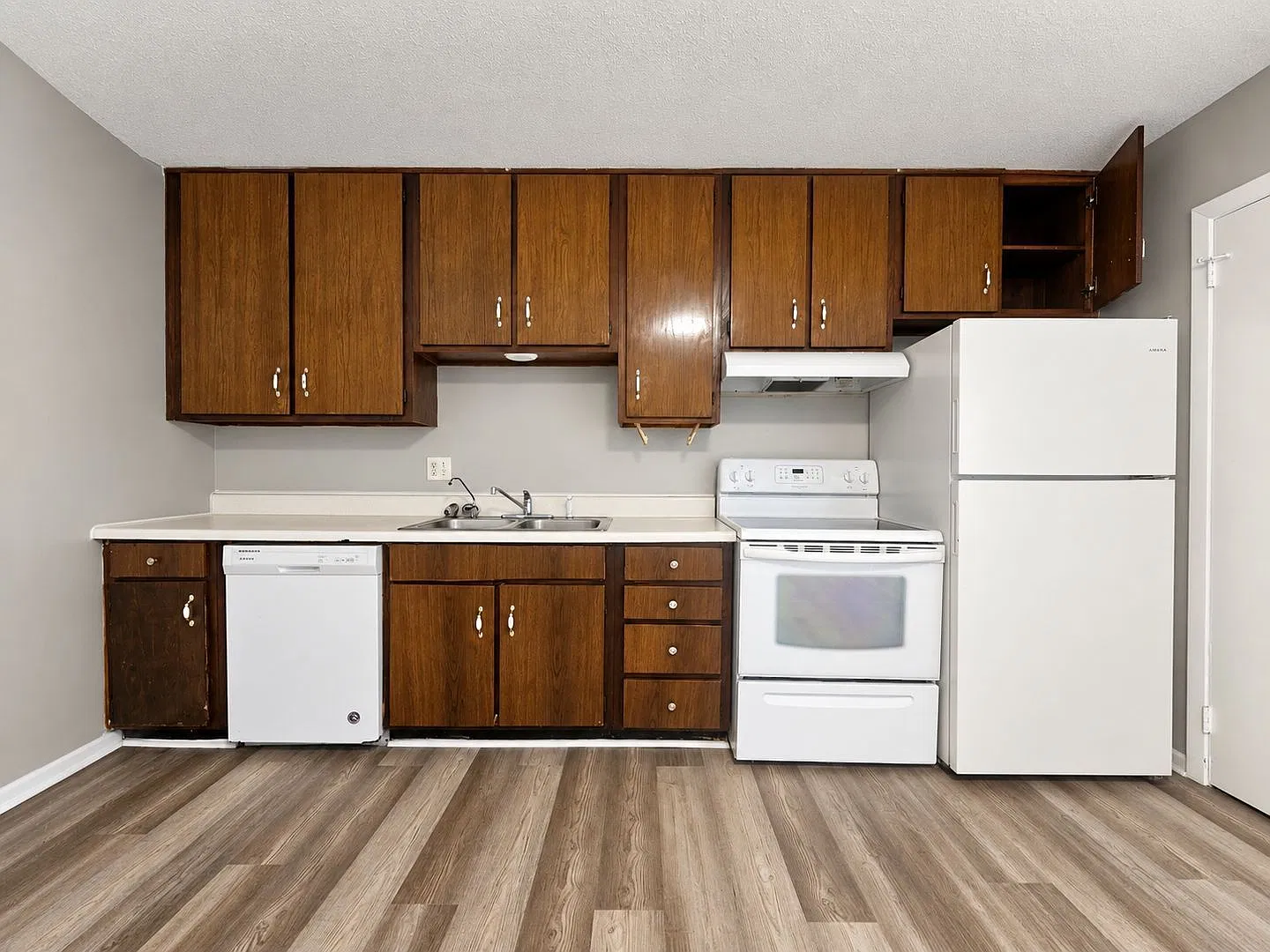 2 bed, 1.5 bath, 1240 sqft, $1,195 — Photo 4