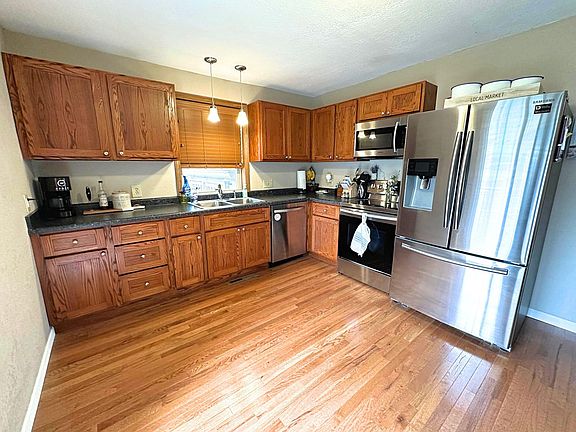 2nd image of 1505 Broadway St