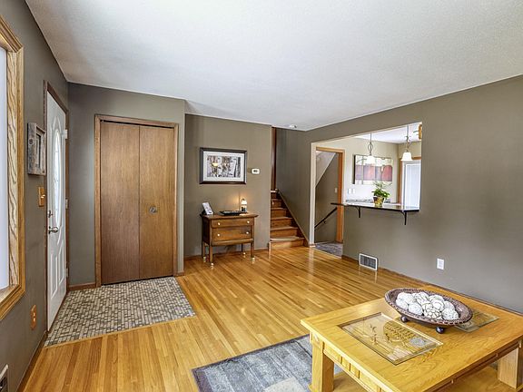 5th image of 1513 Selby Ave