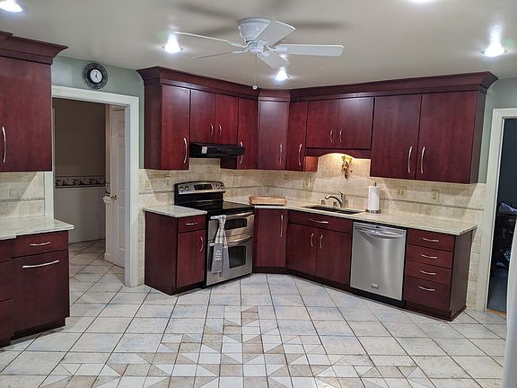 5th image of 5 Kennedy Cir