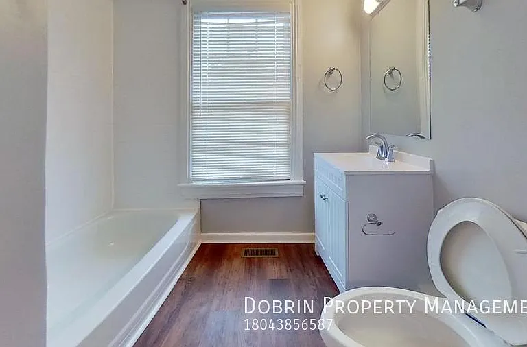 504 S Laurel St — Photo 3