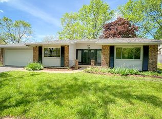 5928 Ridgeway Dr, Woodridge, IL 60517