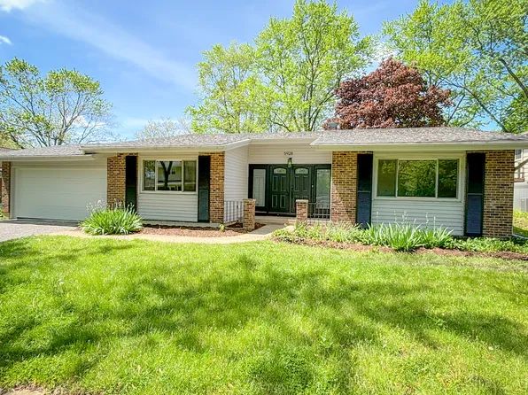 5928 Ridgeway Dr, Woodridge, IL 60517