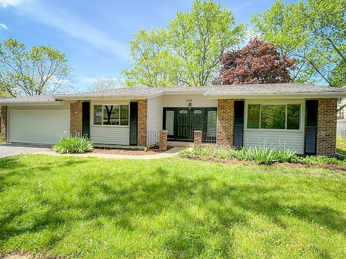 5928 Ridgeway Dr photo 1