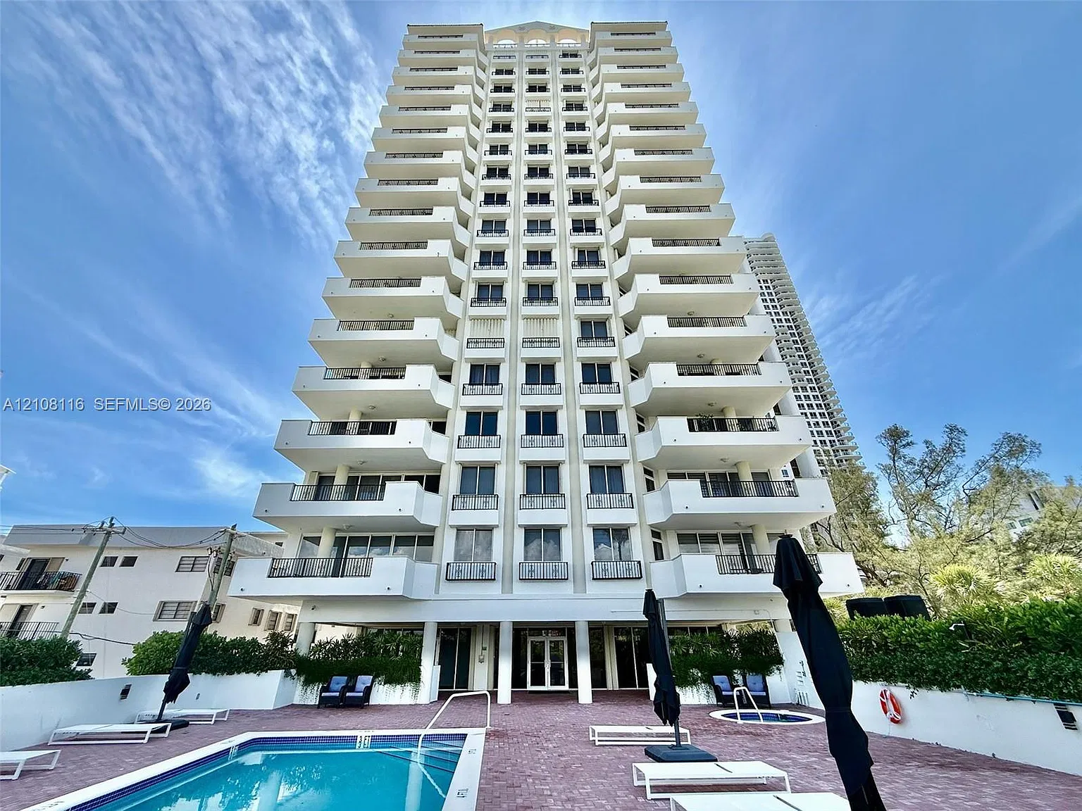 Florida Towers Condo — Photo 1