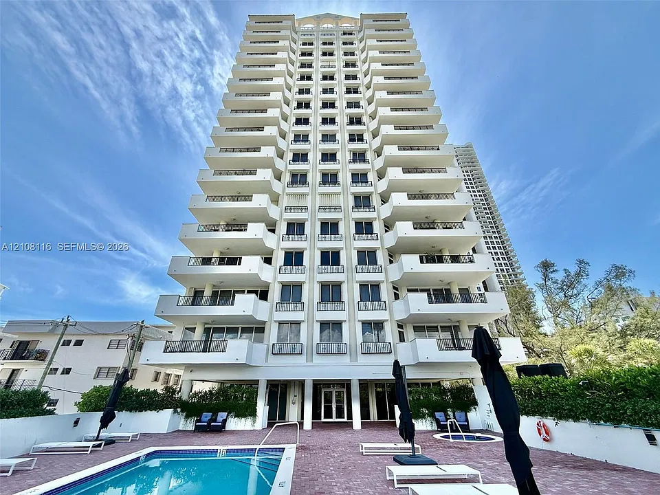 6422 Collins Ave #1403