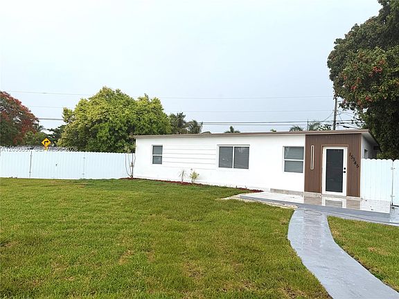 4th image of 15545 Leisure Dr