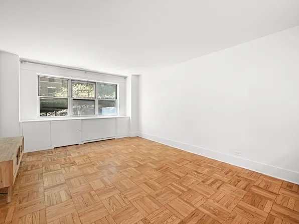 345 West 58th Street 2J image 2 of 16