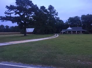 776 Arnette Rd, Dillon, SC 29536