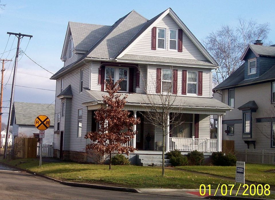 Corner lot
