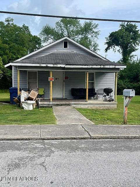 1st image of 622 Siluria St