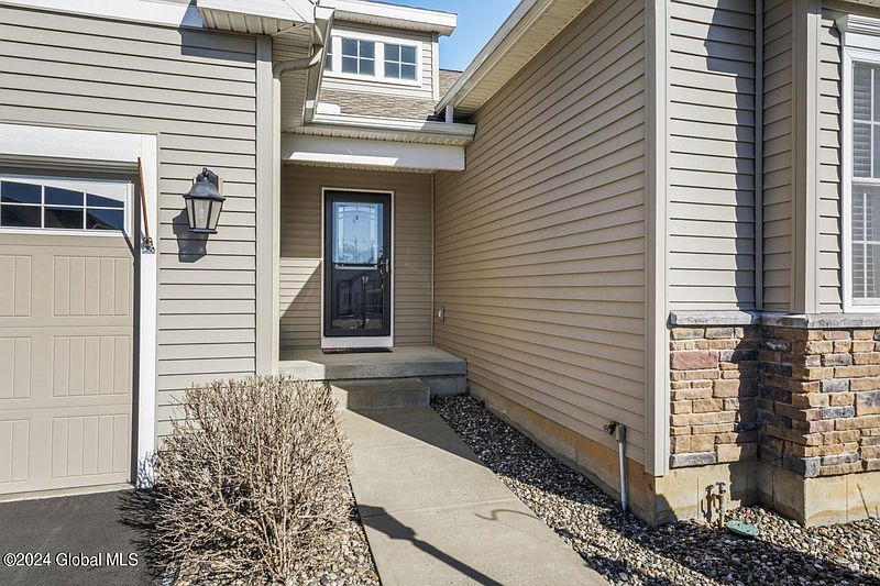 3rd image of 4 Parkview Drive