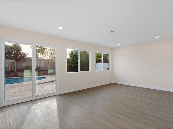 3rd image of 6011 Castleton Dr