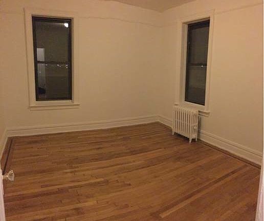 5th image of 3310 Crescent St #4G